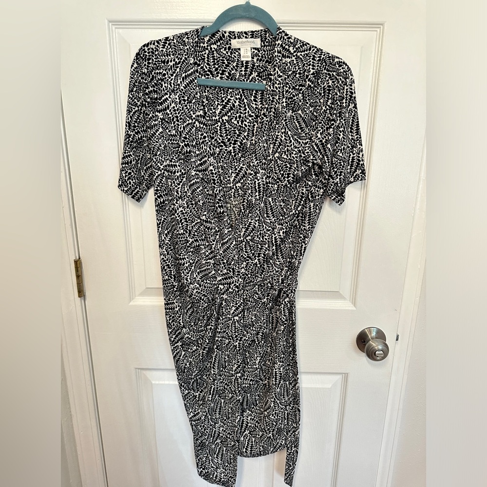 Motherhood Maternity Wrap-Dress - lightweight - easy to adjust - size M